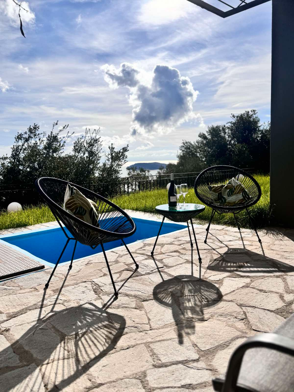 ΔΩΜΑΤΙΟ 60τμ ROOM 2 1